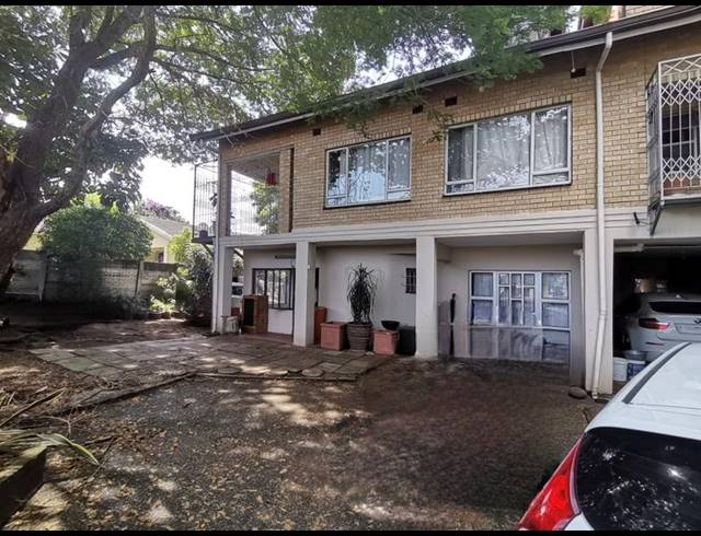 3 BEDROOM PROPERTY TO RENT IN CAVERSHAM GLEN